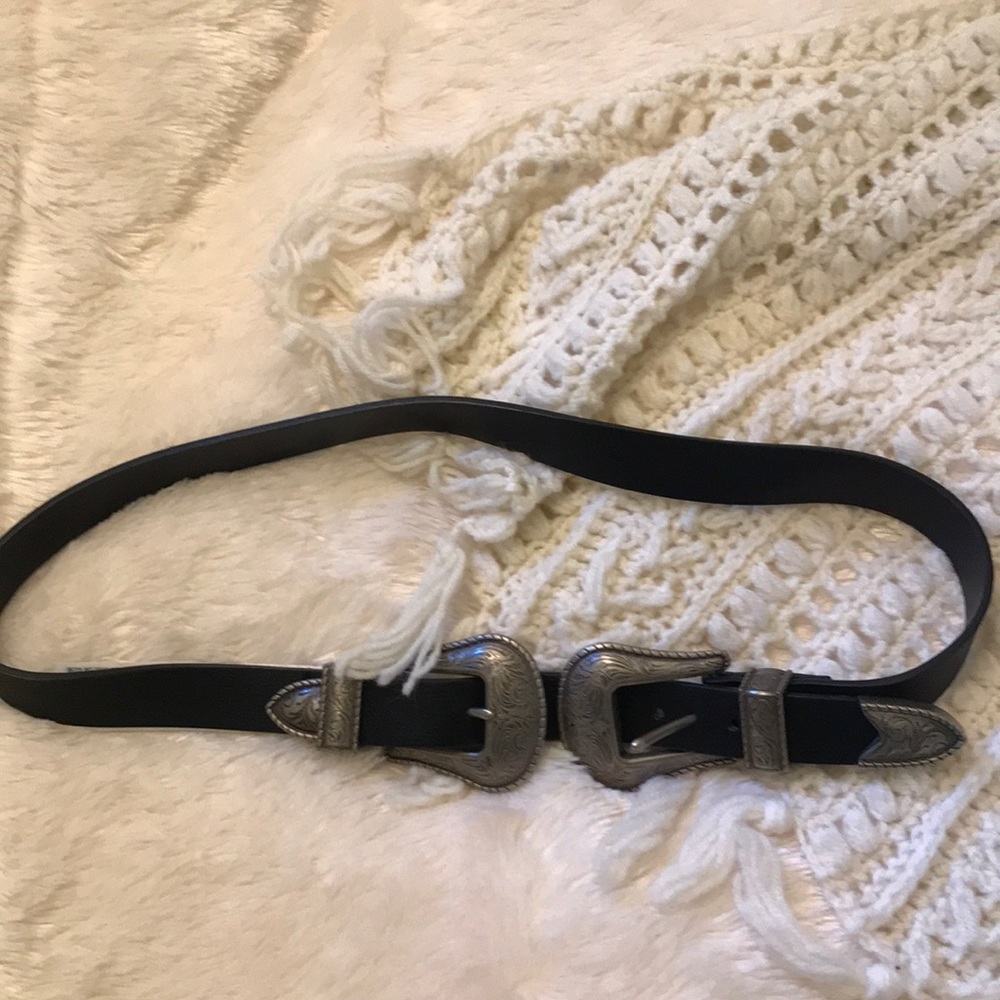 Forever 21 double buckle black belt size XS/S